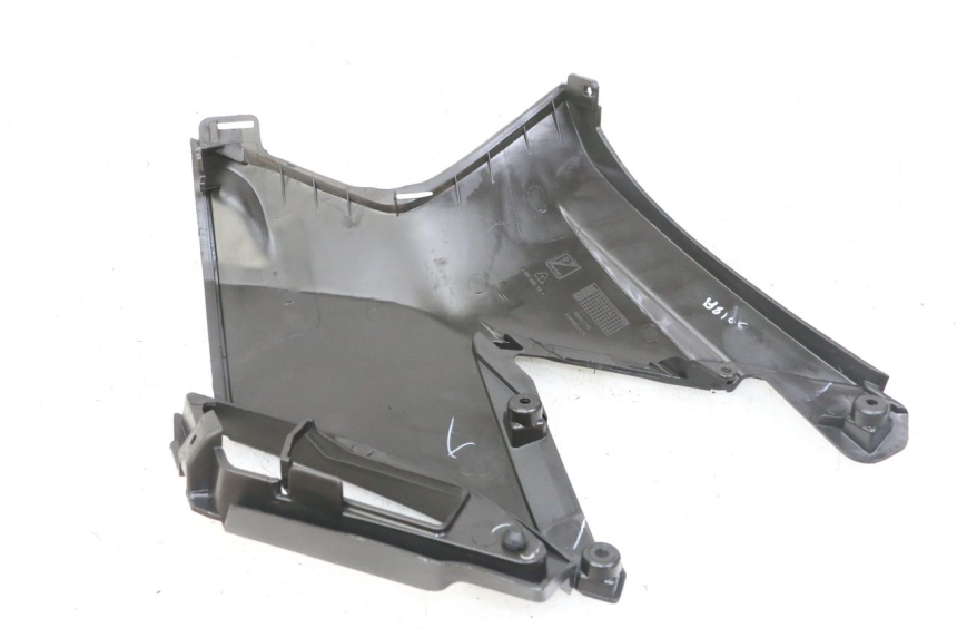 photo de OSŁONA POD SIODŁEM PRAWA APRILIA SXR 50 (2021 - 2023) - Zoom stanu zużycia