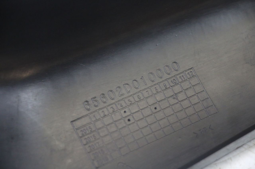 photo de OSŁONA POD SIODŁEM PRAWA KSR TR SM 50 (2015 - 2018) - Widok ogólny