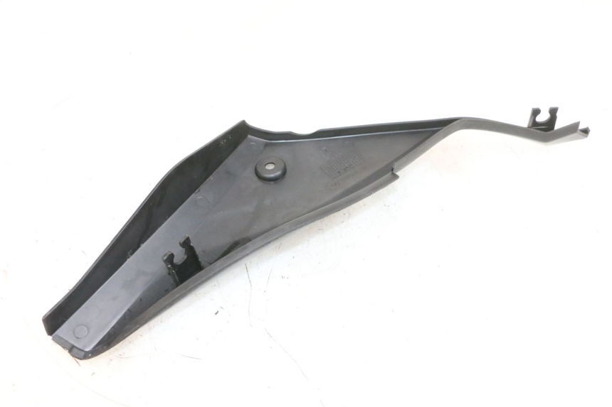 photo de OSŁONA POD SIODŁEM PRAWA YAMAHA TZR 50 (2008 - 2016) - Szczegół części