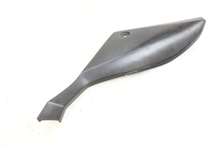 photo de OSŁONA POD SIODŁEM PRAWA YAMAHA TZR 50 (2008 - 2016) - Zbliżenie techniczne