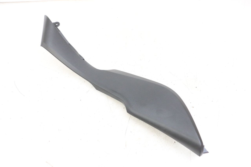 photo de OSŁONA POD SIODŁEM PRAWA KAWASAKI VERSYS ABS 650 (2015 - 2018) - Zbliżenie techniczne