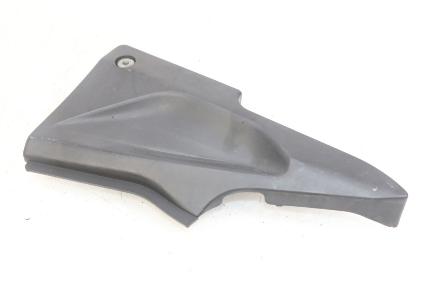 photo de OSŁONA POD SIODŁEM PRAWA DAELIM VJ ROADWIN FI 125 (2008 - 2017) - Inny kąt widzenia