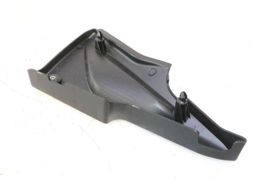 photo de OSŁONA POD SIODŁEM PRAWA DAELIM VJ ROADWIN 125 (2004 - 2007) - Zbliżenie techniczne