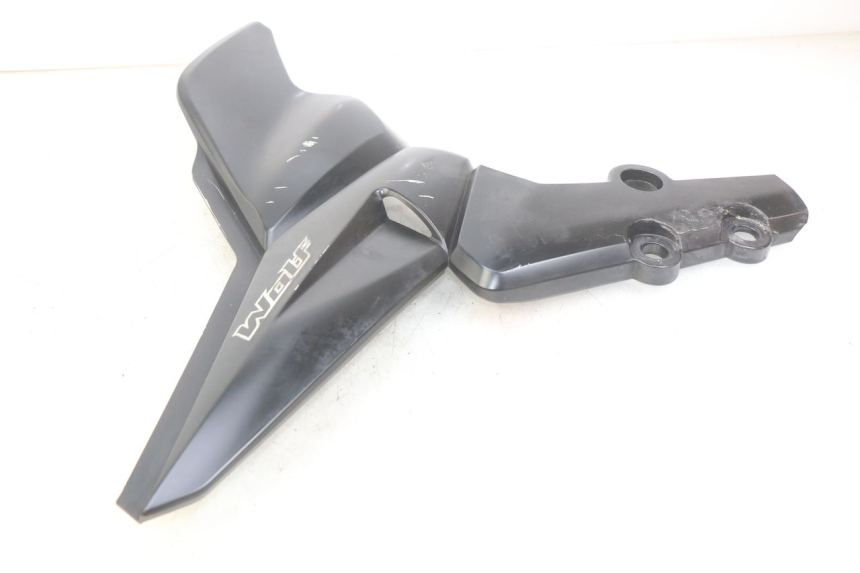 photo de OSŁONA POD SIODŁEM PRAWA SYM WOLF SB 125 (2011 - 2018) - Punkty mocowania