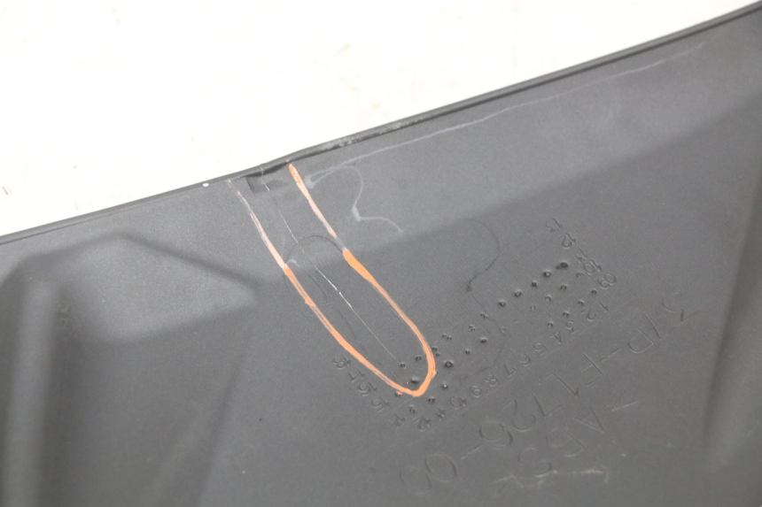 photo de OSŁONA POD SIODŁEM PRAWA YAMAHA X-MAX XMAX 125 (2010 - 2013) - Szczegół części