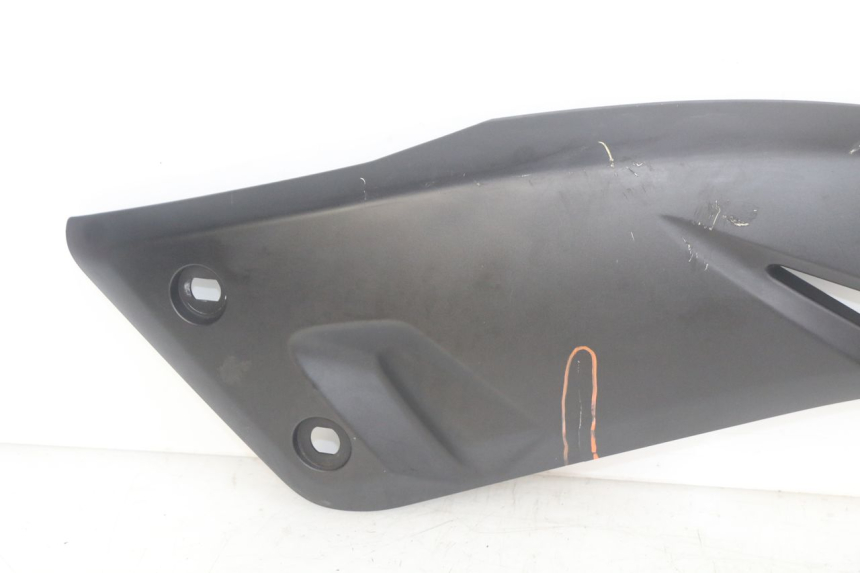 photo de OSŁONA POD SIODŁEM PRAWA YAMAHA X-MAX XMAX 125 (2010 - 2013) - Widok z bliska