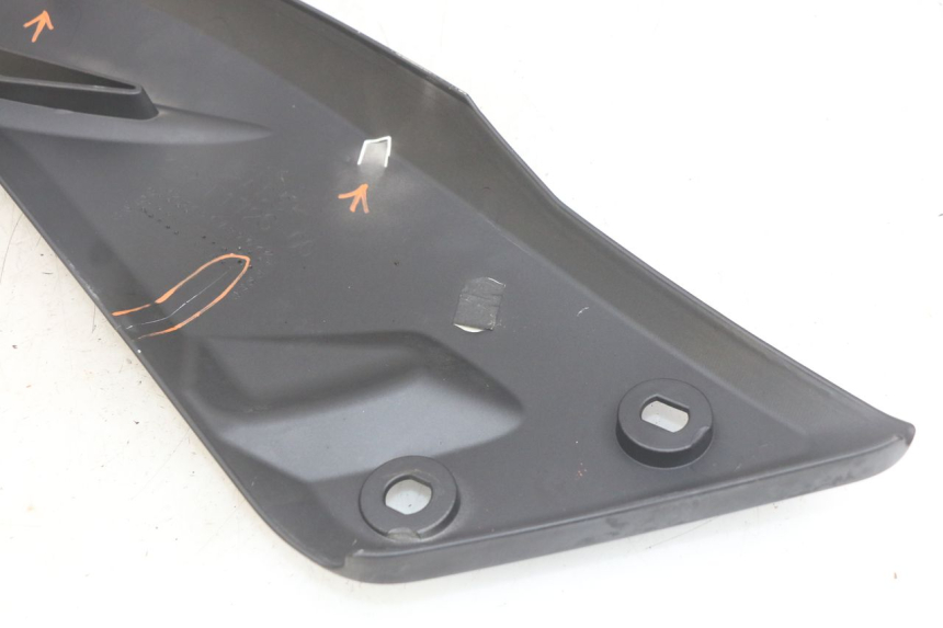 photo de OSŁONA POD SIODŁEM PRAWA YAMAHA X-MAX XMAX 125 (2010 - 2013) - Inny kąt widzenia