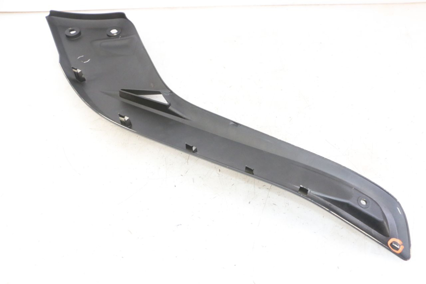 photo de OSŁONA POD SIODŁEM PRAWA YAMAHA X-MAX XMAX 125 (2010 - 2013) - Zbliżenie komponentów