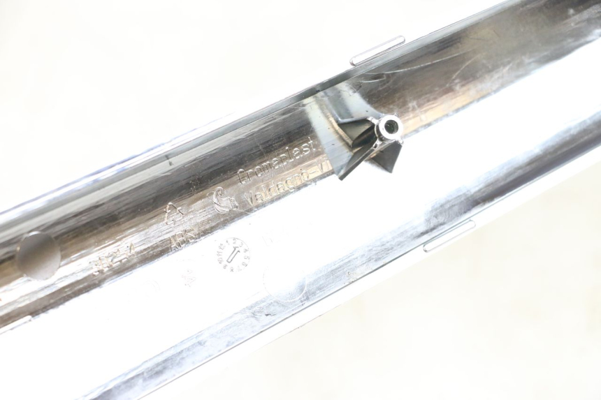 photo de OSŁONA POD SIODŁEM PRAWA PIAGGIO XEVO - X EVO 125 (2007 - 2017) - Szczegół części