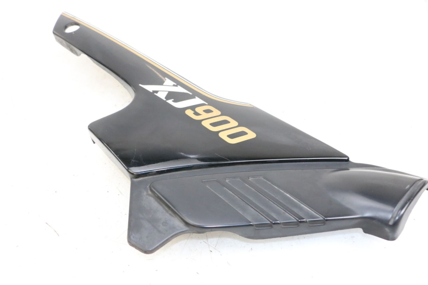 photo de OSŁONA POD SIODŁEM PRAWA YAMAHA XJ F 900 (1983 - 1994) - Zbliżenie techniczne
