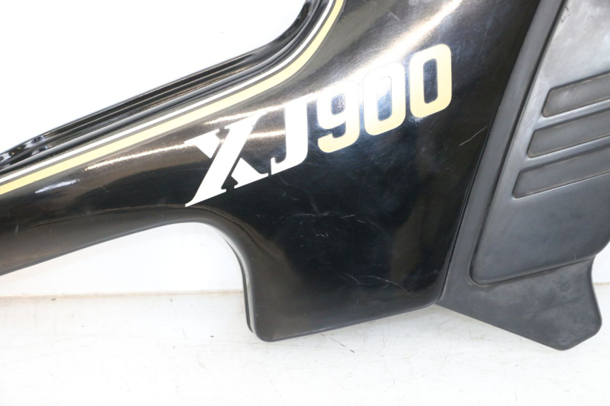 photo de OSŁONA POD SIODŁEM PRAWA YAMAHA XJ F 900 (1983 - 1994) - Stan powierzchni