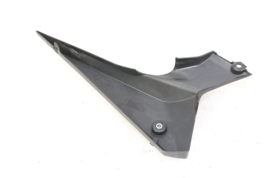 photo de OSŁONA POD SIEDZENIEM PRAWA YAMAHA XJ6 ABS 600 (2008 - 2016) - Inny kąt widzenia