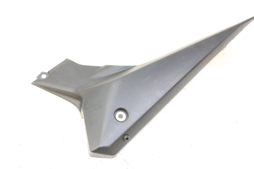 photo de OSŁONA POD SIEDZENIEM PRAWA YAMAHA XJ6 ABS 600 (2008 - 2016) - Widok ogólny