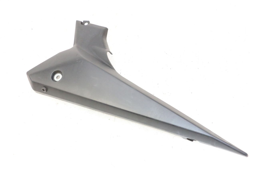 photo de OSŁONA POD SIEDZENIEM PRAWA YAMAHA XJ6 ABS 600 (2008 - 2016) - Punkty mocowania