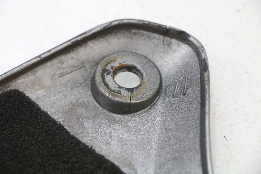 photo de OSŁONA POD SIODŁEM PRAWA HONDA XLV TRANSALP 650 (2005 - 2007) - Zoom stanu zużycia