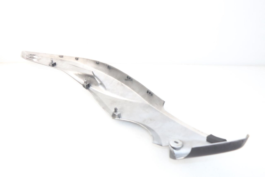 photo de OSŁONA POD SIODŁEM PRAWA YAMAHA XP T-MAX TMAX ABS 500 (2004 - 2007) - Inny kąt widzenia