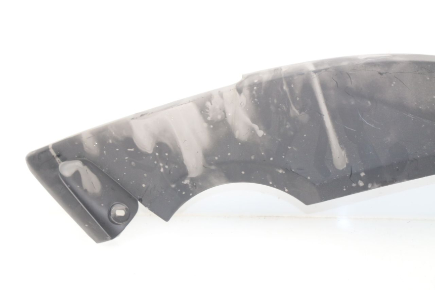 photo de OSŁONA POD SIODŁEM PRAWA YAMAHA XP T-MAX TMAX ABS 500 (2004 - 2007) - Zbliżenie techniczne