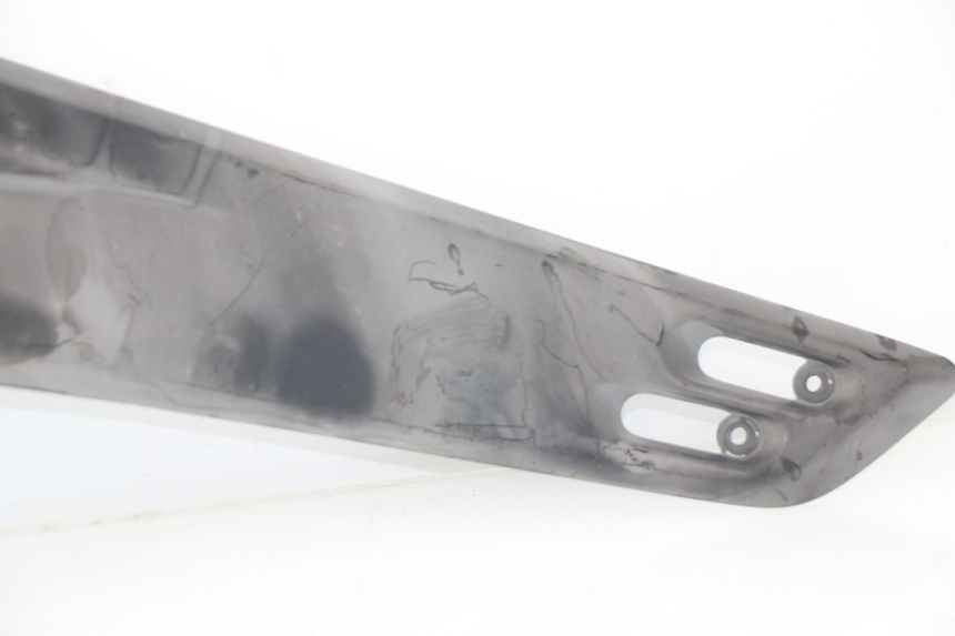 photo de OSŁONA POD SIODŁEM PRAWA YAMAHA XP T-MAX TMAX ABS 500 (2004 - 2007) - Punkty mocowania