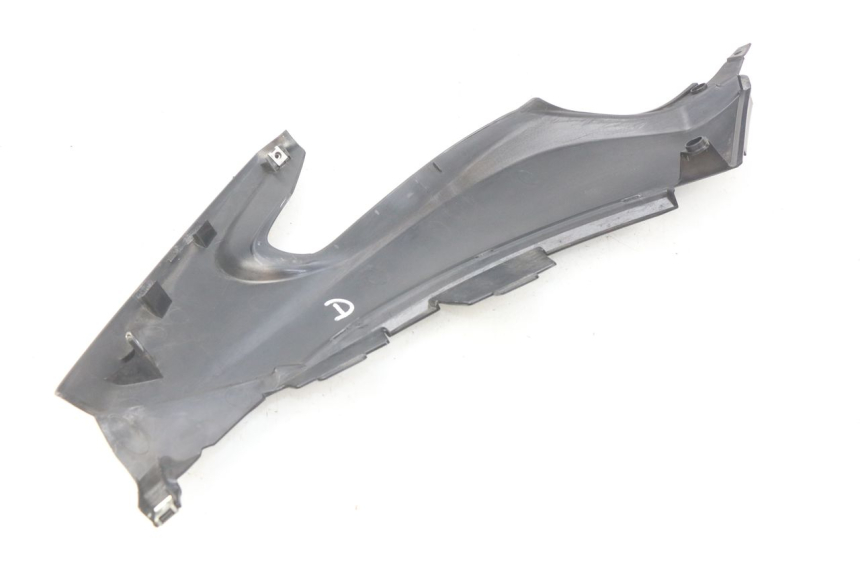 photo de OSŁONA POD SIEDZENIEM PRAWA YAMAHA XP T-MAX TMAX ABS 530 (2012 - 2015) - Zoom stanu zużycia