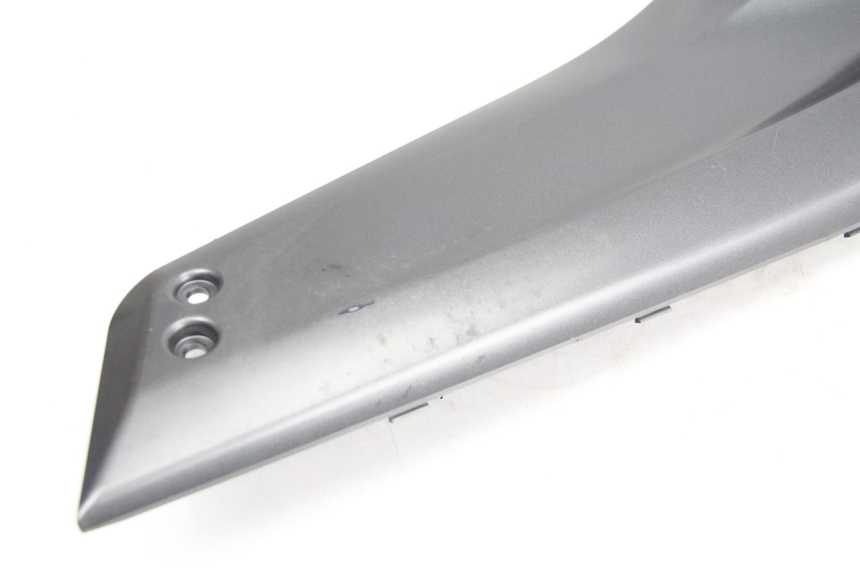 photo de OSŁONA POD SIODŁEM PRAWA YAMAHA XP T-MAX TMAX 500 (2008 - 2012) - Zoom stanu zużycia