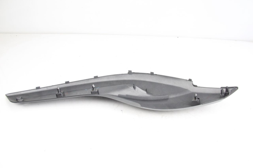 photo de OSŁONA POD SIODŁEM PRAWA YAMAHA XP T-MAX TMAX 500 (2008 - 2012) - Widok ogólny