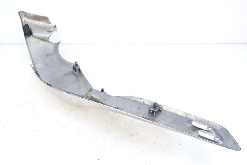 photo de OSŁONA POD SIEDZENIEM PRAWA YAMAHA XP T-MAX TMAX 500 (2004 - 2007) - Inny kąt widzenia