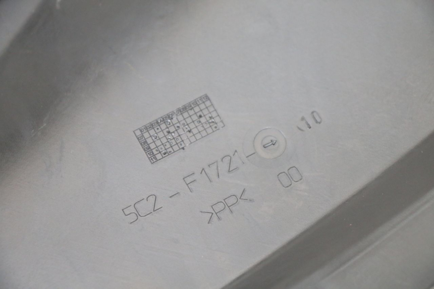 photo de OSŁONA POD SIODŁEM PRAWA YAMAHA NEOS NEO'S 4T 50 (2008 - 2016) - Zbliżenie techniczne