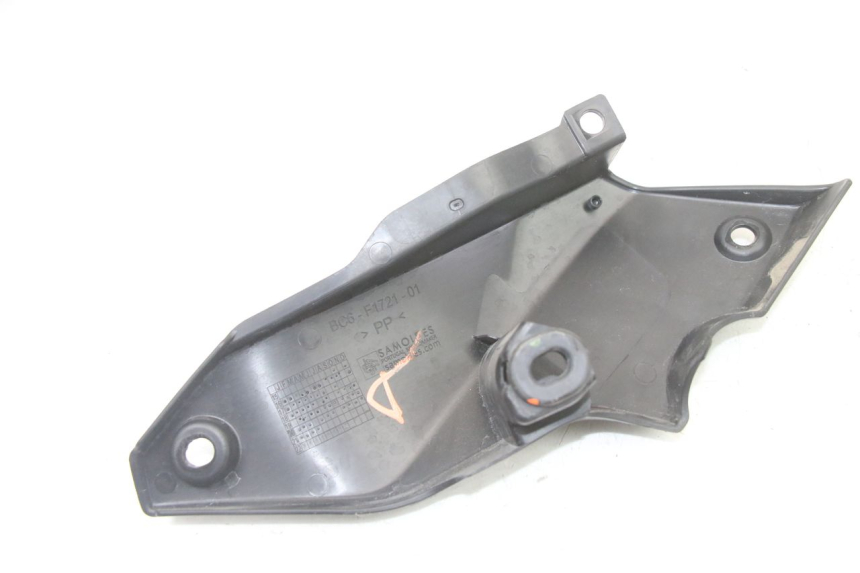 photo de OSŁONA POD SIODŁEM PRAWA YAMAHA TRACER 7 700 (2020 - 2024) - Inny kąt widzenia