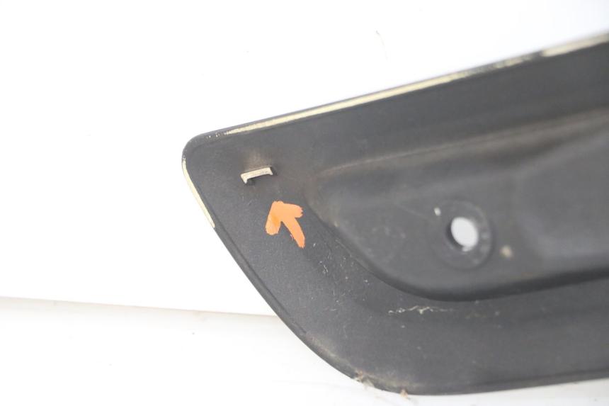 photo de OSŁONA POD SIODŁEM PRAWA YAMAHA X-MAX XMAX ABS 250 (2010 - 2014) - Zbliżenie techniczne