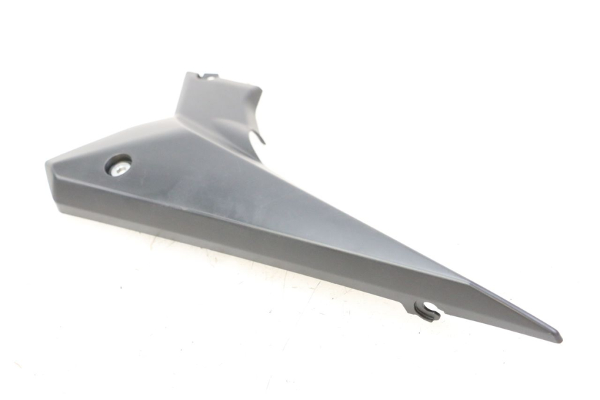 photo de OSŁONA POD SIEDZENIEM PRAWA YAMAHA XJ6 600 (2008 - 2016) - Widok ogólny