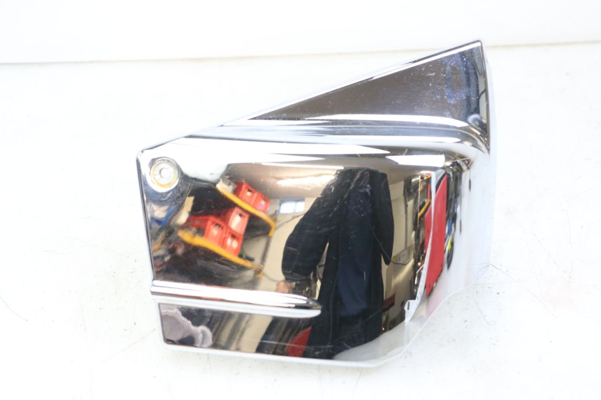 photo de OSŁONA POD SIODŁEM PRAWA YAMAHA XVS DRAG STAR DRAGSTAR 650 (1997 - 2007) - Widok główny