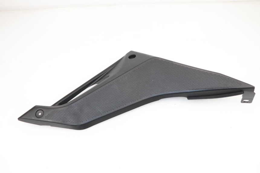 photo de OSŁONA POD SIODŁEM PRAWA YAMAHA YZF R 125 (2008 - 2013) - Zoom stanu zużycia