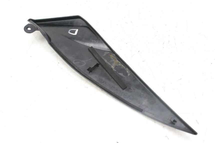 photo de OSŁONA POD SIODŁEM PRAWA YAMAHA YZF R1 1000 (2007 - 2008) - Zoom stanu zużycia