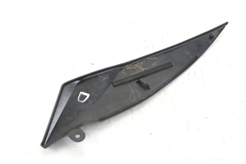 photo de OSŁONA POD SIODŁEM PRAWA YAMAHA YZF R1 1000 (2007 - 2008) - Inny kąt widzenia