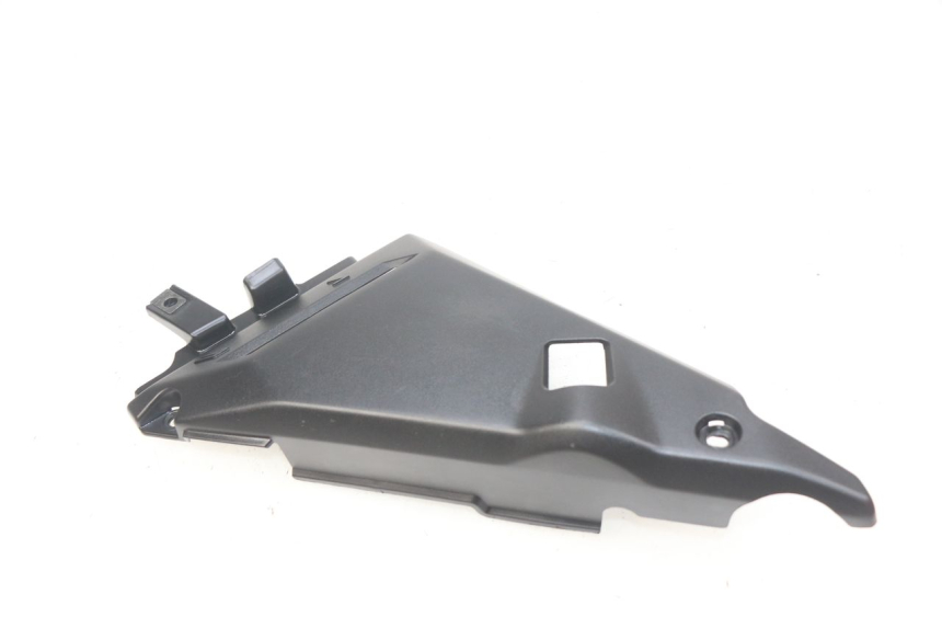 photo de OSŁONA POD SIODŁEM PRAWA KAWASAKI Z 650 (2016 - 2019) - Zbliżenie techniczne