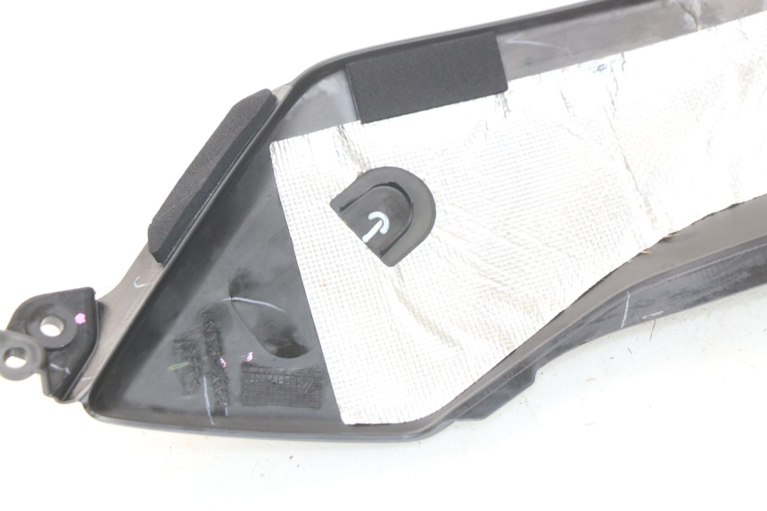 photo de OSŁONA POD SIODŁEM PRAWA KAWASAKI Z Z900 900 (2017 - 2019) - Zoom stanu zużycia