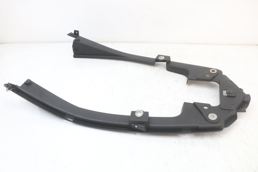 photo de OSŁONA POD SIEDZENIEM LONGJIA EASY MAX 125 (2020 - 2024) - Zbliżenie techniczne