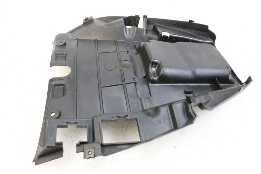 photo de OSŁONA POD SIEDZENIEM HONDA FJS SILVER WING SILVERWING 400 (2005 - 2008) - Szczegół części