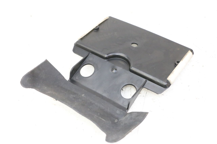 photo de OSŁONA POD SIEDZENIEM YAMAHA FZ6 FAZER S2 600 (2007 - 2011) - Szczegół części