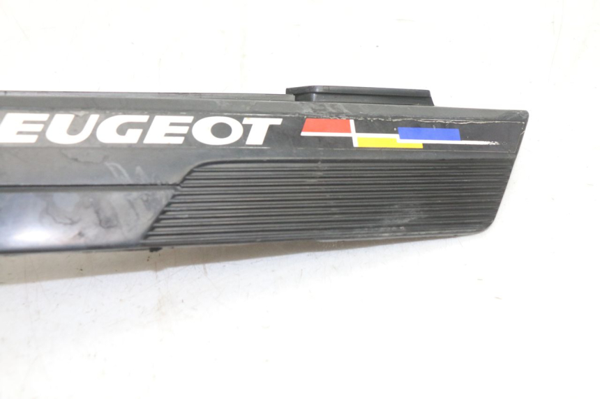 photo de OSŁONA POD SIEDZENIEM LEWA PEUGEOT 103 SPX CLIP 50 (1989 - 1992) - Zoom stanu zużycia
