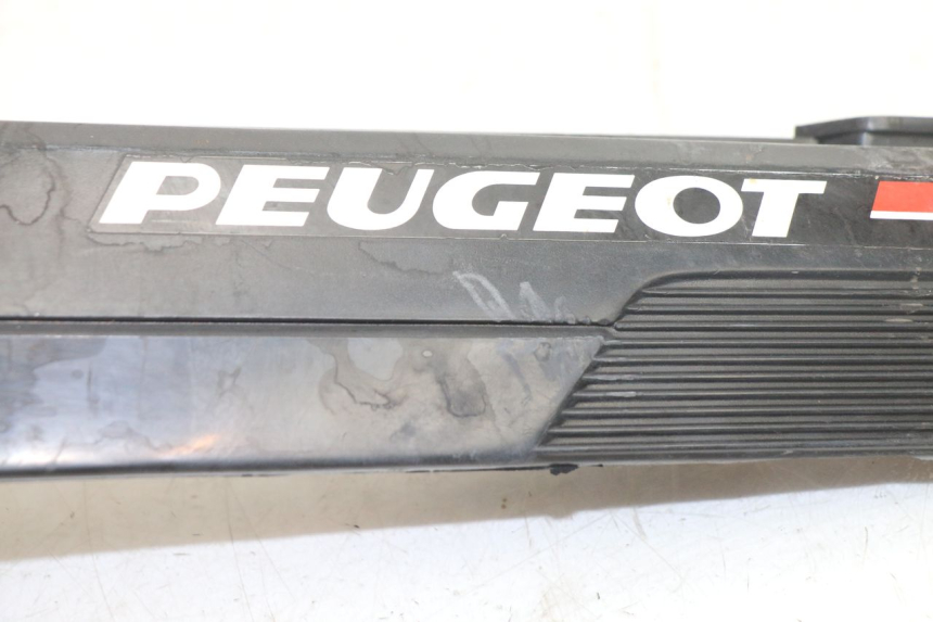 photo de OSŁONA POD SIEDZENIEM LEWA PEUGEOT 103 SPX CLIP 50 (1989 - 1992) - Inny kąt widzenia