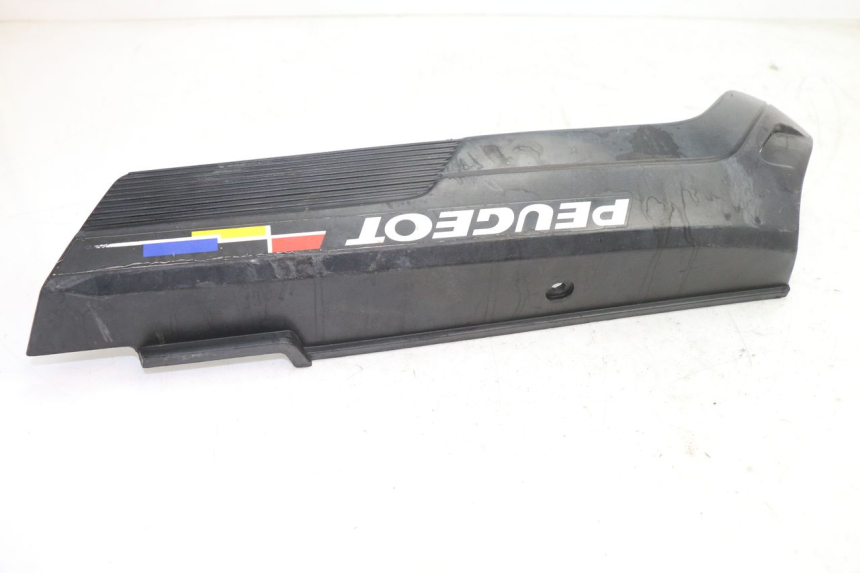 photo de OSŁONA POD SIEDZENIEM LEWA PEUGEOT 103 SPX CLIP 50 (1989 - 1992) - Zbliżenie techniczne
