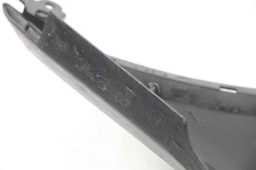 photo de OSŁONA POD LEWYM SIEDZENIEM YAMAHA AEROX NAKED 2T 50 (2013 - 2017) - Inny kąt widzenia