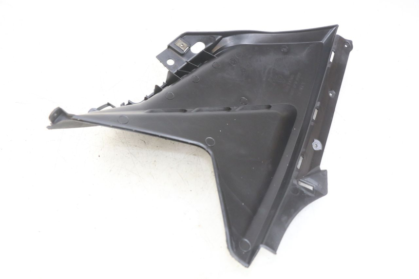 photo de OSŁONA POD LEWYM SIEDZENIEM KYMCO AGILITY 16+ 4T 50 (2018 - 2023) - Zoom stanu zużycia