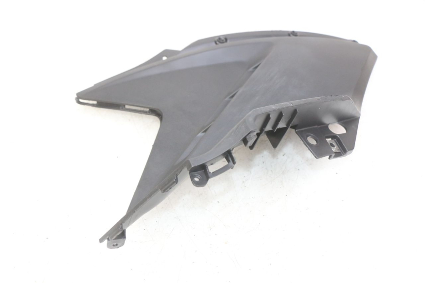 photo de OSŁONA POD LEWYM SIEDZENIEM KYMCO AGILITY 16+ 4T 50 (2018 - 2023) - Inny kąt widzenia