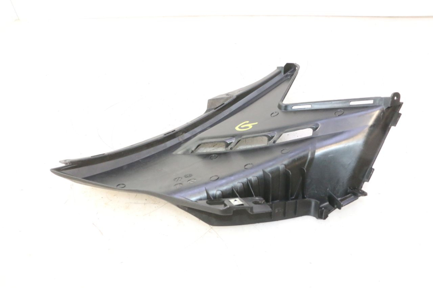 photo de OSŁONA POD LEWYM SIEDZENIEM KYMCO AGILITY CITY 16P 125 (2015 - 2024) - Stan powierzchni