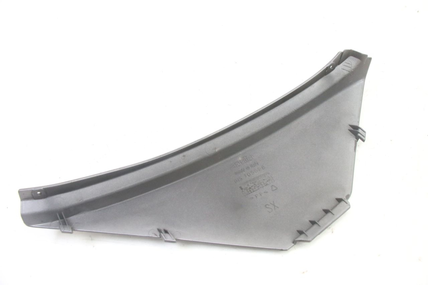 photo de OSŁONA POD LEWYM SIEDZENIEM APRILIA ATLANTIC 125 (2003 - 2009) - Zoom stanu zużycia