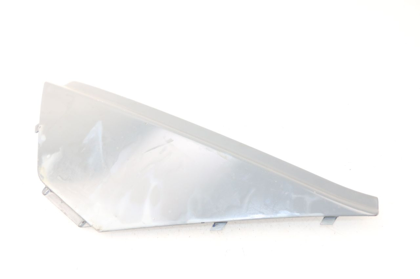 photo de OSŁONA POD LEWYM SIEDZENIEM APRILIA ATLANTIC 125 (2003 - 2009) - Zoom stanu zużycia