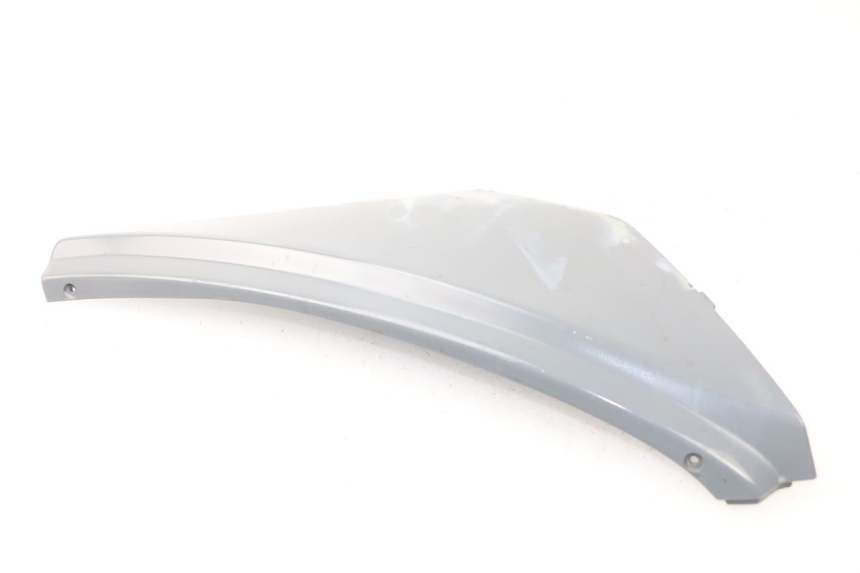 photo de OSŁONA POD LEWYM SIEDZENIEM APRILIA ATLANTIC 125 (2003 - 2009) - Inny kąt widzenia