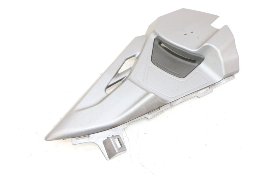 photo de OSŁONA POD LEWYM SIEDZENIEM SUZUKI BURGMAN 650 (2013 - 2020) - Widok główny